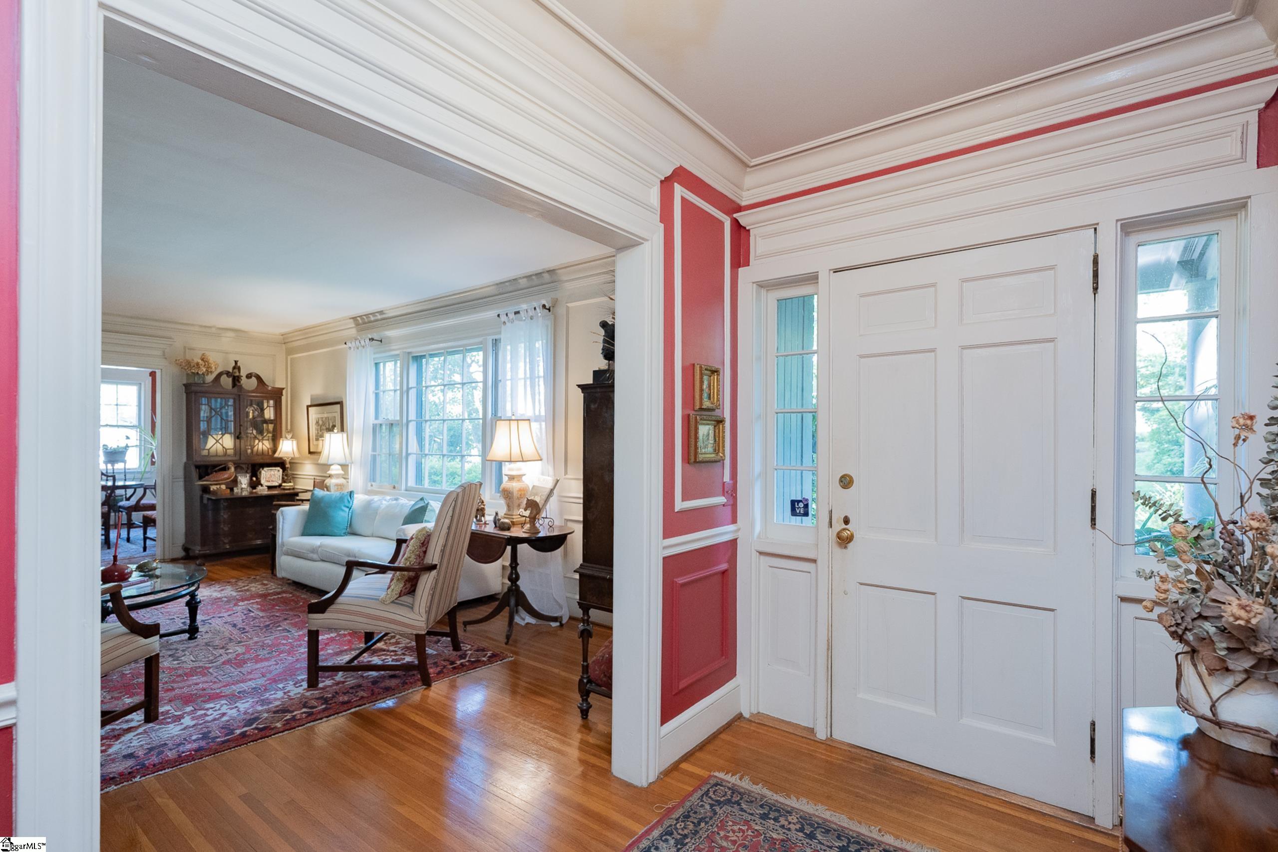 361 Riverside Drive Greenville, SC 29605 - Photo 4 of 43 Gallery Image 4