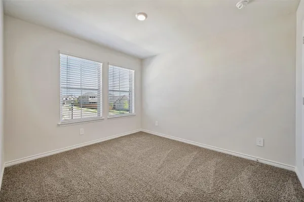 $2,600 | 821 Apeldoorn Trail, Little Elm, TX 75068