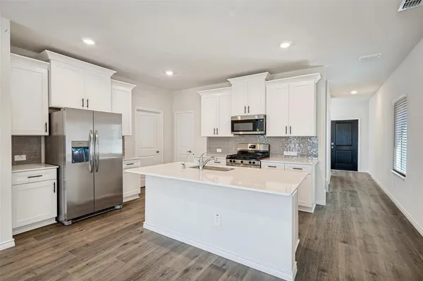 $2,600 | 821 Apeldoorn Trail, Little Elm, TX 75068