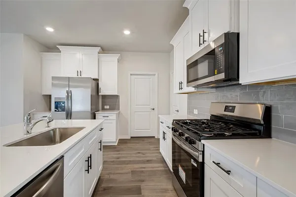 $2,600 | 821 Apeldoorn Trail, Little Elm, TX 75068