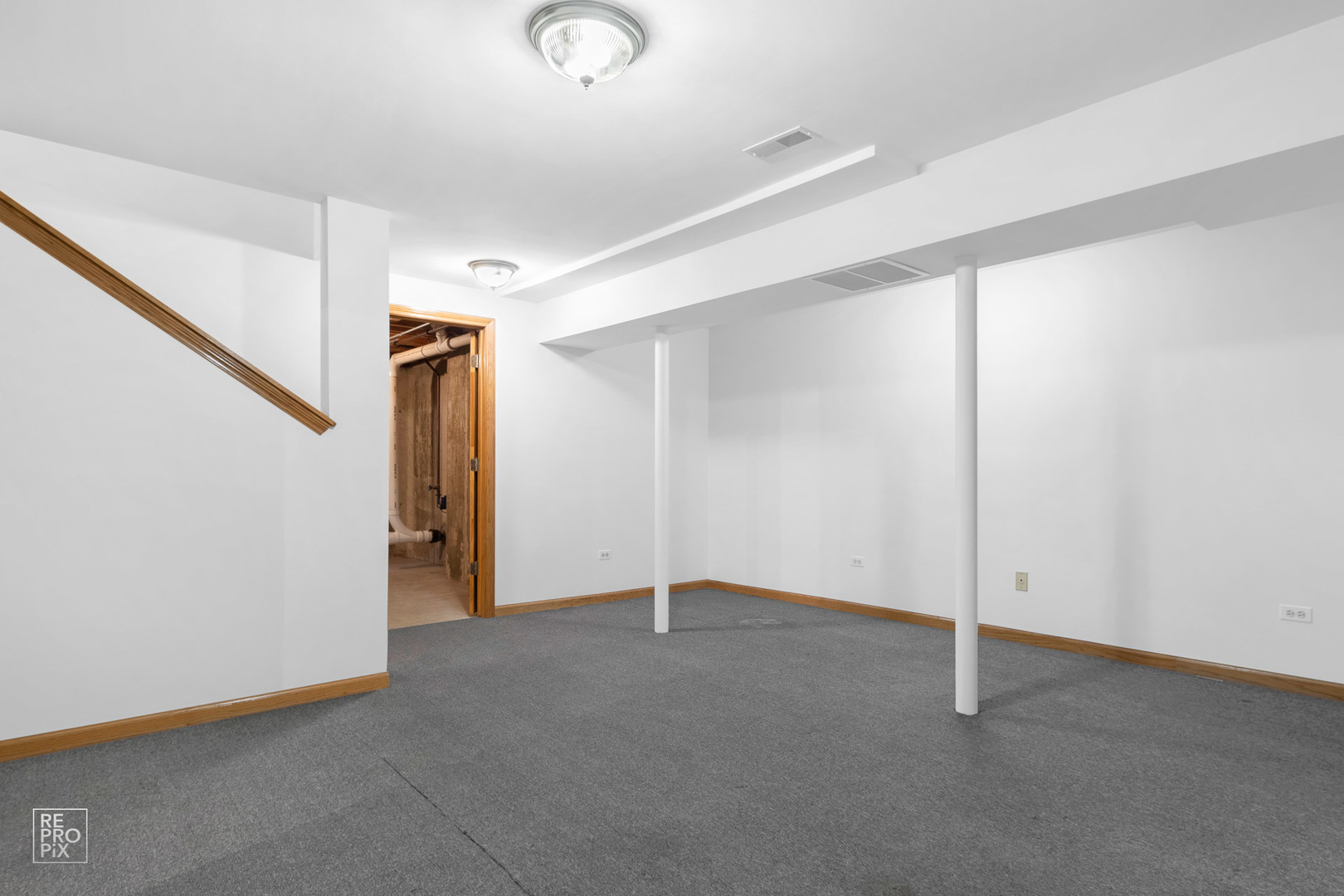 1205 East Camp McDonald Road Prospect Heights, IL 60070 - Photo 18 of 21 a view of an empty room