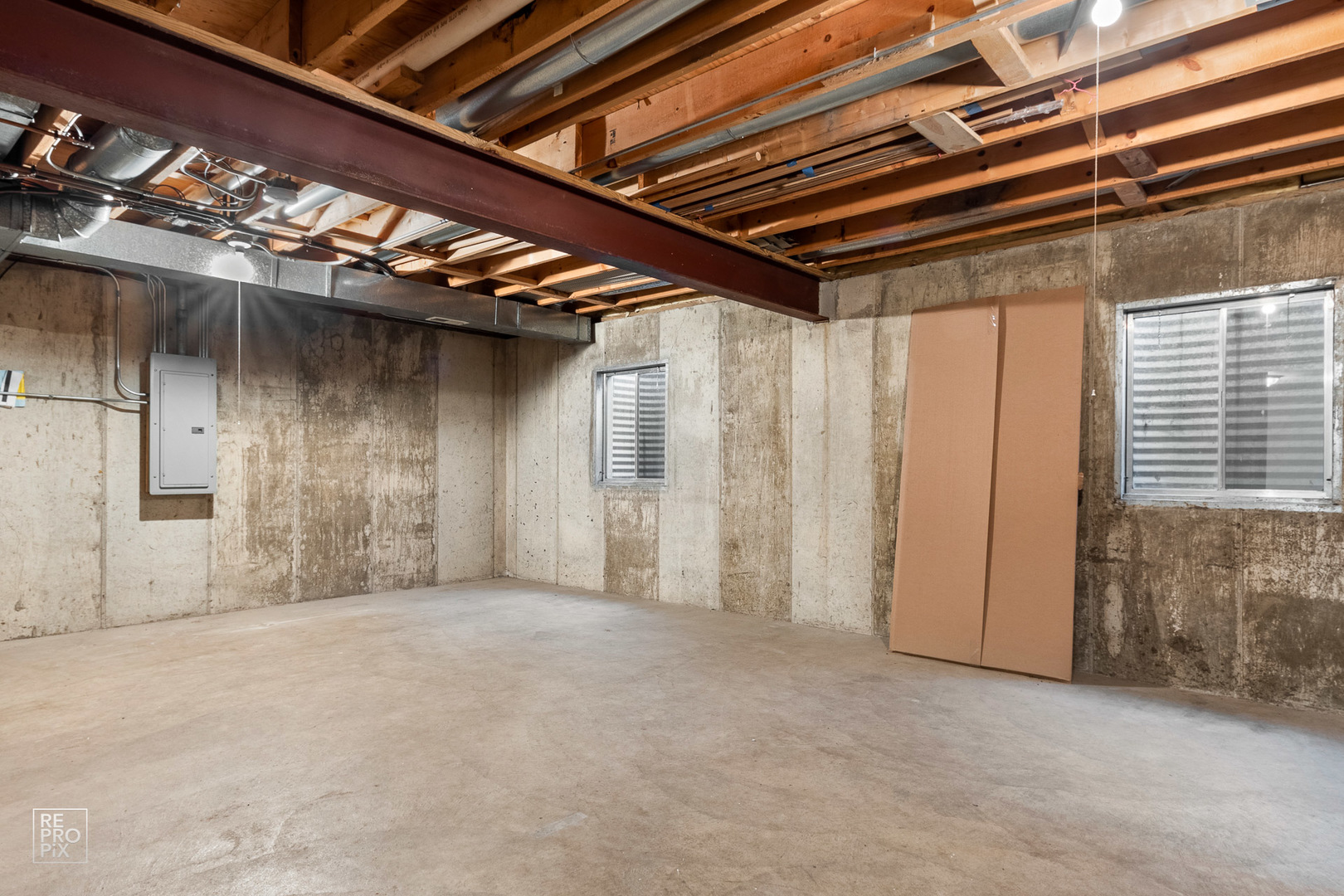 1205 East Camp McDonald Road Prospect Heights, IL 60070 - Photo 19 of 21 a view of an empty room