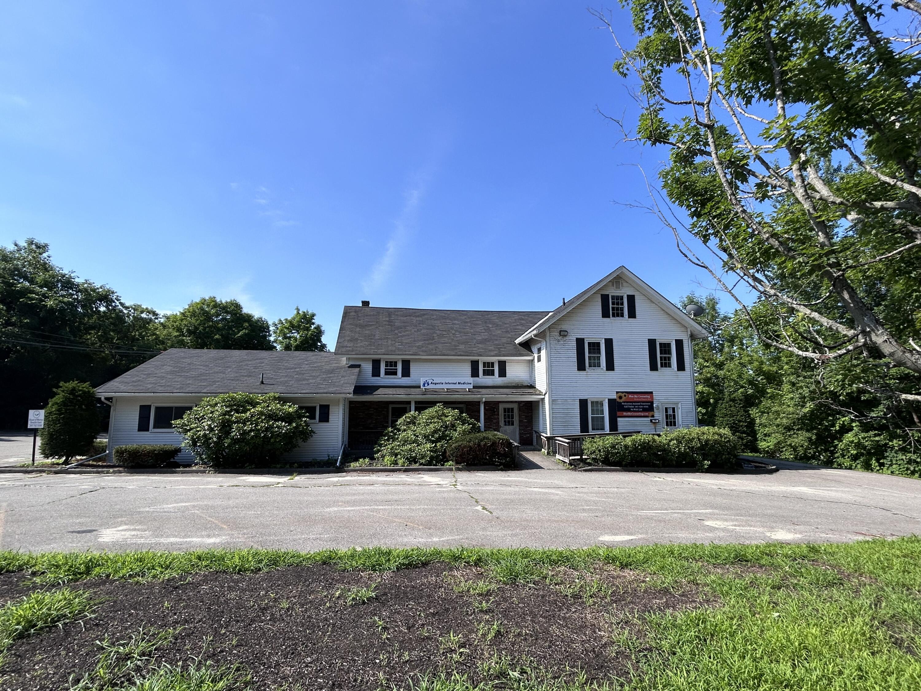 12 Spruce Street Augusta, ME 04330 - Photo 2 of 21 IMG_9070