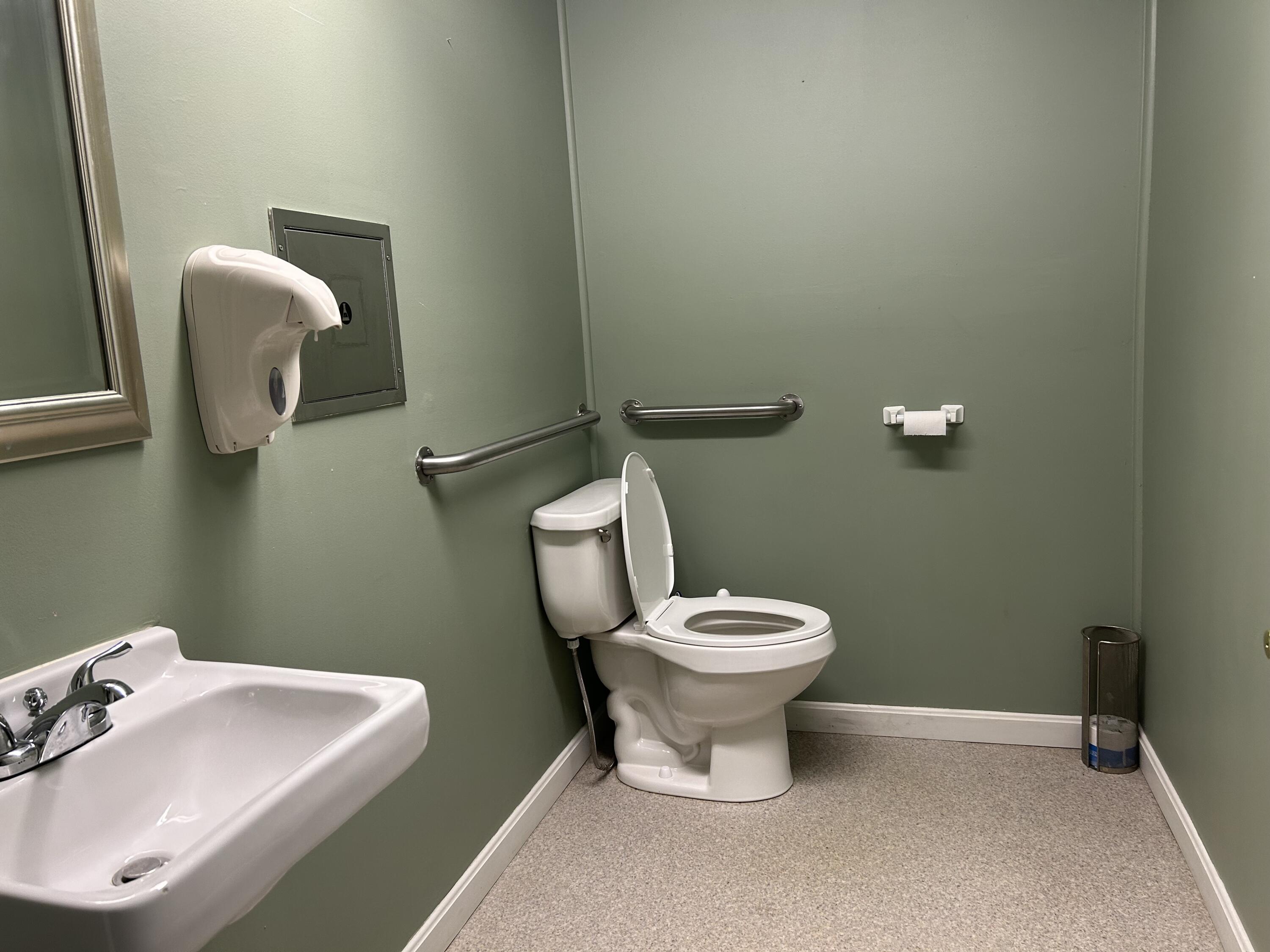 12 Spruce Street Augusta, ME 04330 - Photo 5 of 21 IMG_6860