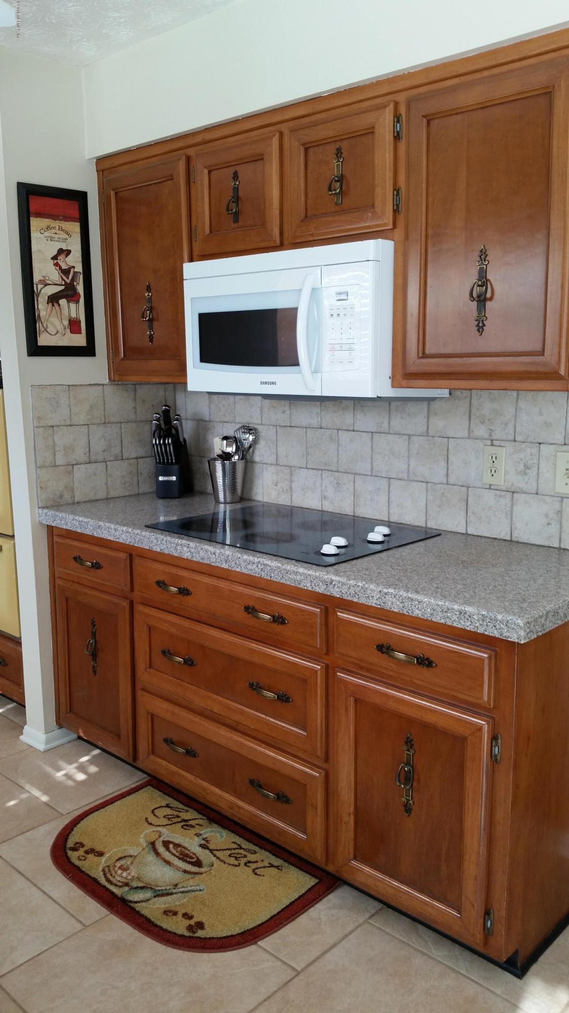 3373 Hermitage Road Jacksonville, FL 32277 - Photo 17 of 61 16 kitchen cooktop microwave