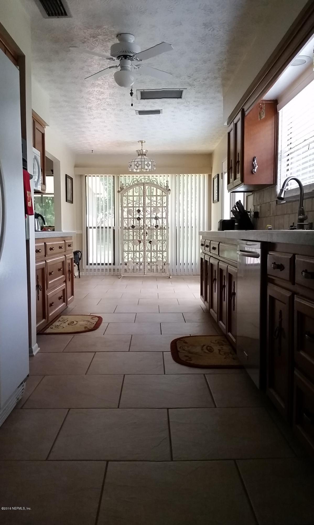 3373 Hermitage Road Jacksonville, FL 32277 - Photo 20 of 61 19 Kitchen Steps to breakfast area