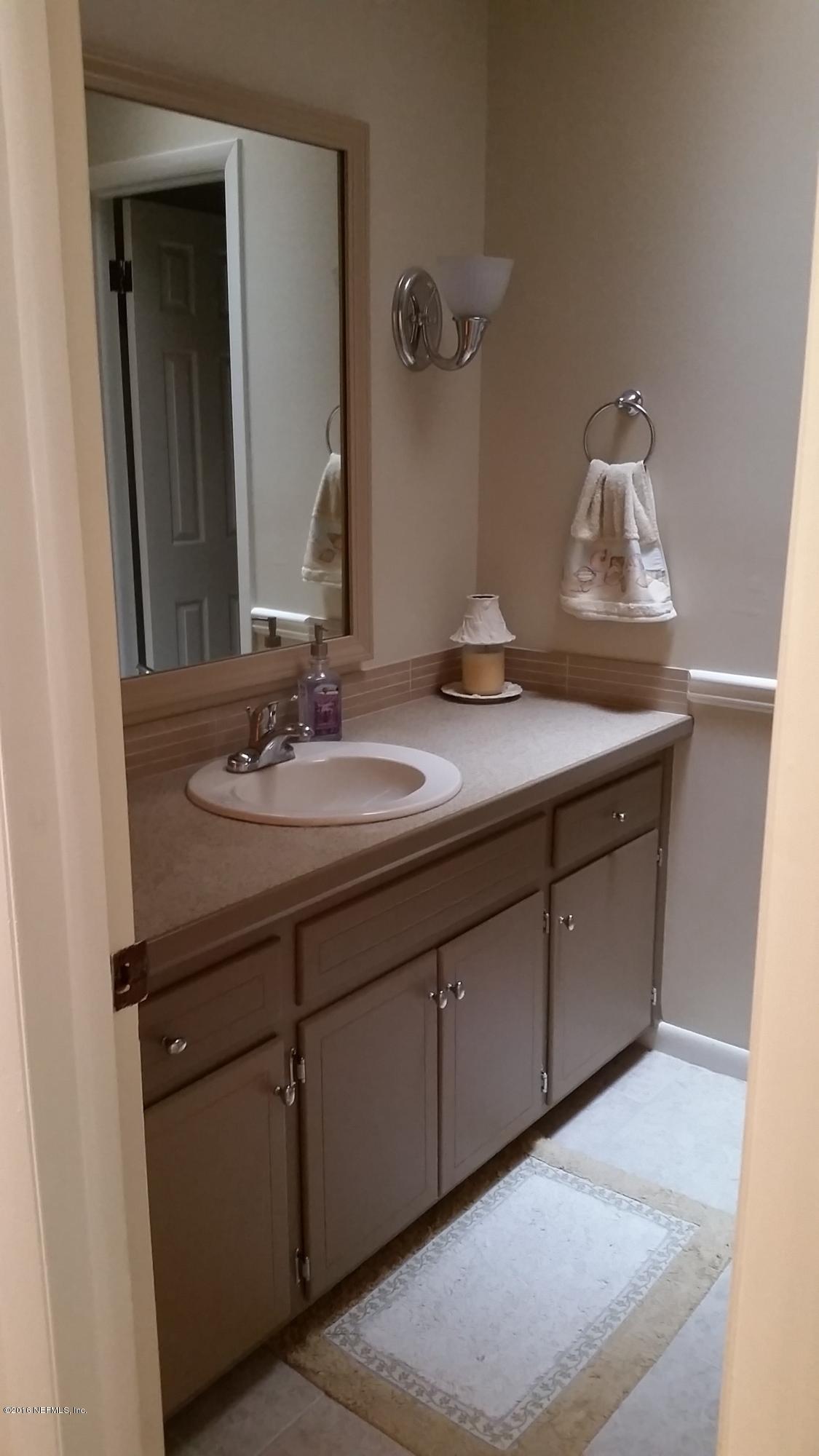 3373 Hermitage Road Jacksonville, FL 32277 - Photo 34 of 61 33 Hall Bath
