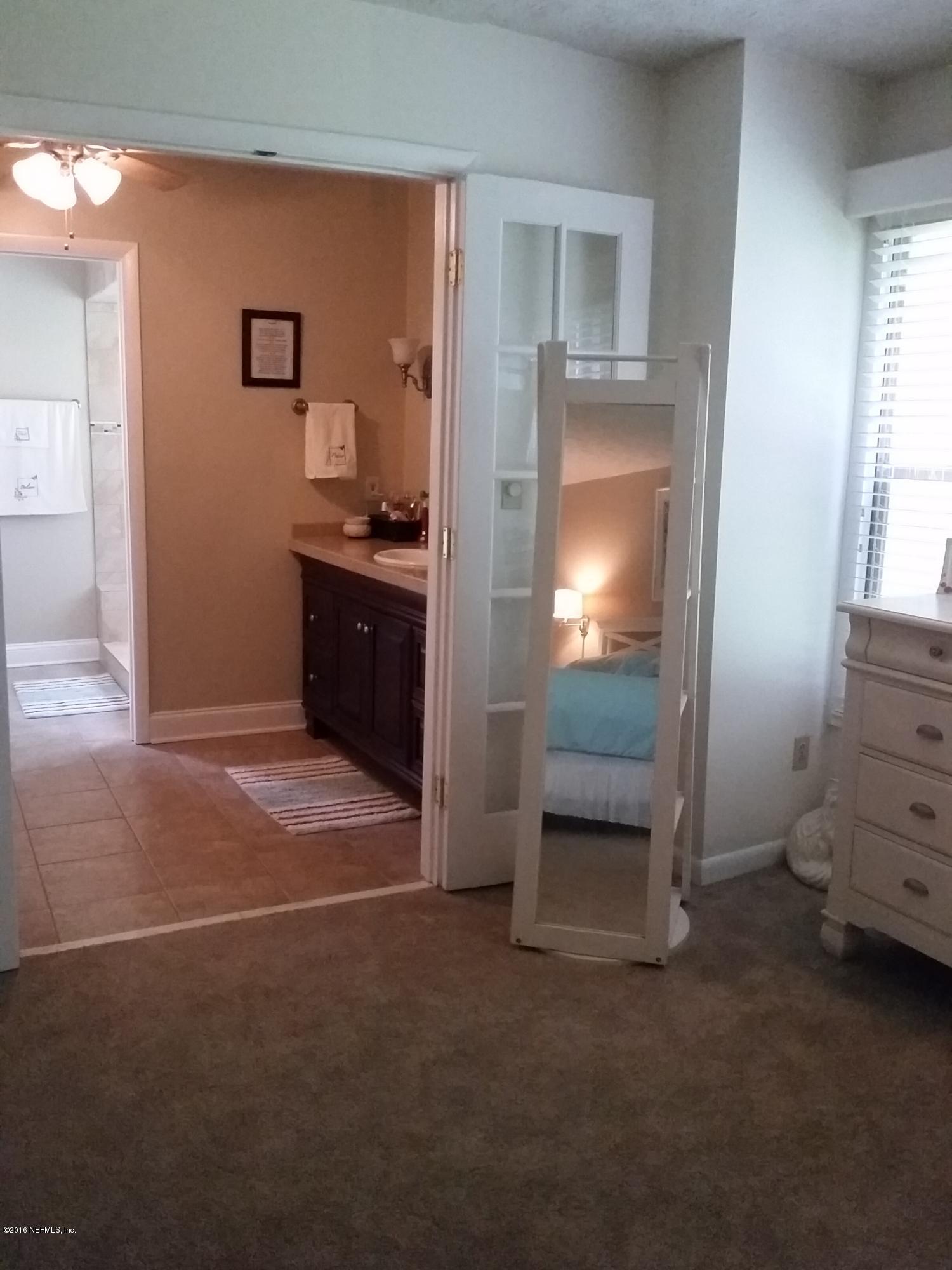 3373 Hermitage Road Jacksonville, FL 32277 - Photo 44 of 61 43 Master looking into bath