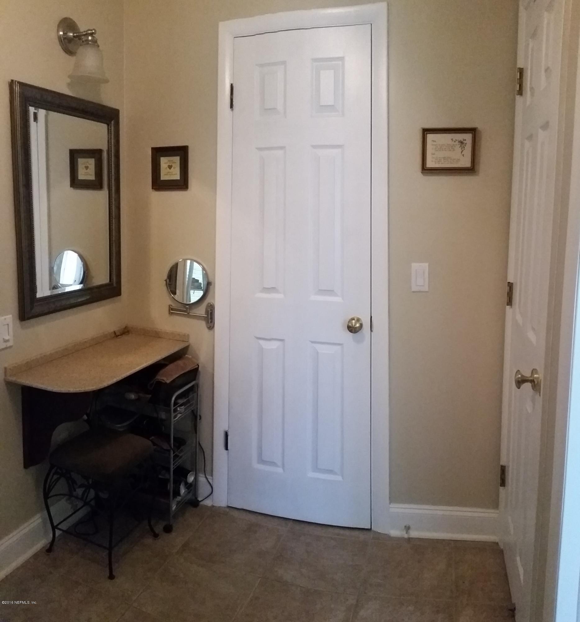 3373 Hermitage Road Jacksonville, FL 32277 - Photo 46 of 61 45 Master dressing room