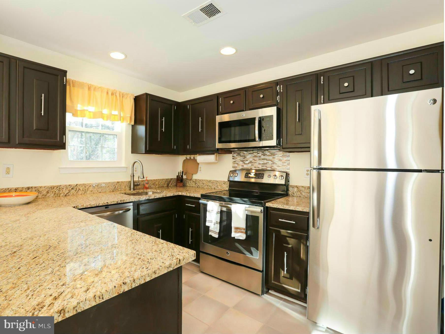 11755 Dry River Court Reston, VA 20191 - Photo 6 of 21 Kitchen