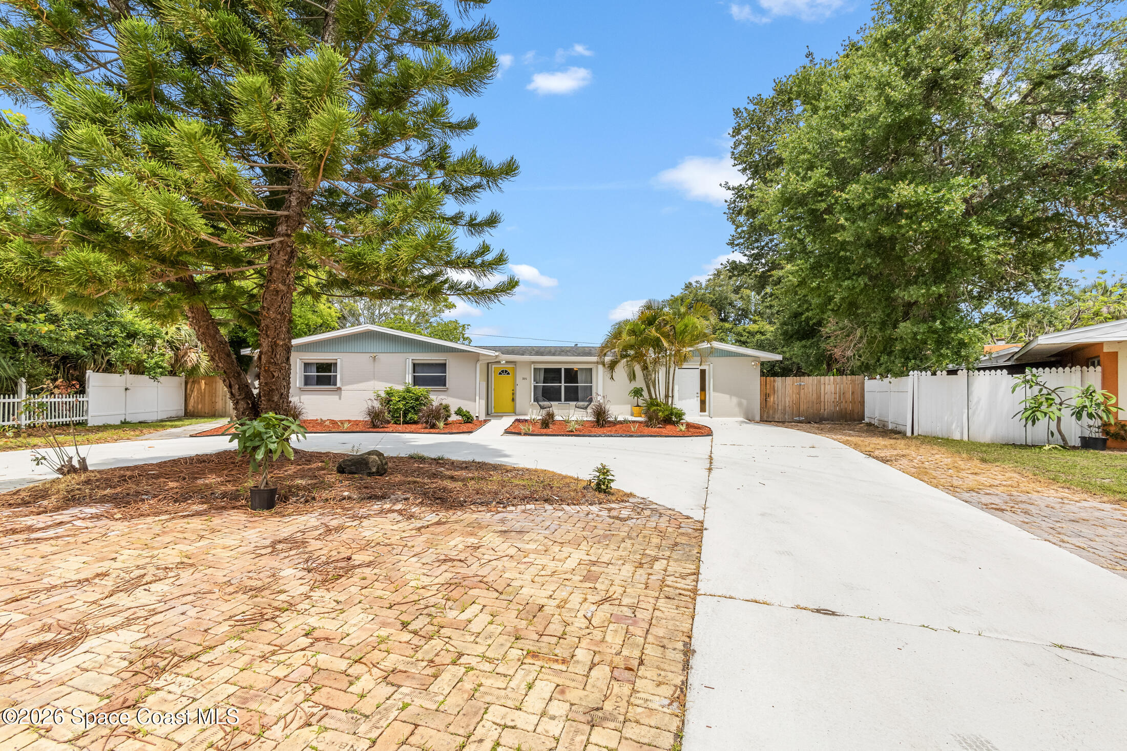 24 Hardee Circle South Rockledge, FL 32955 - Photo 2 of 6 a view of a outdoor space with a patio