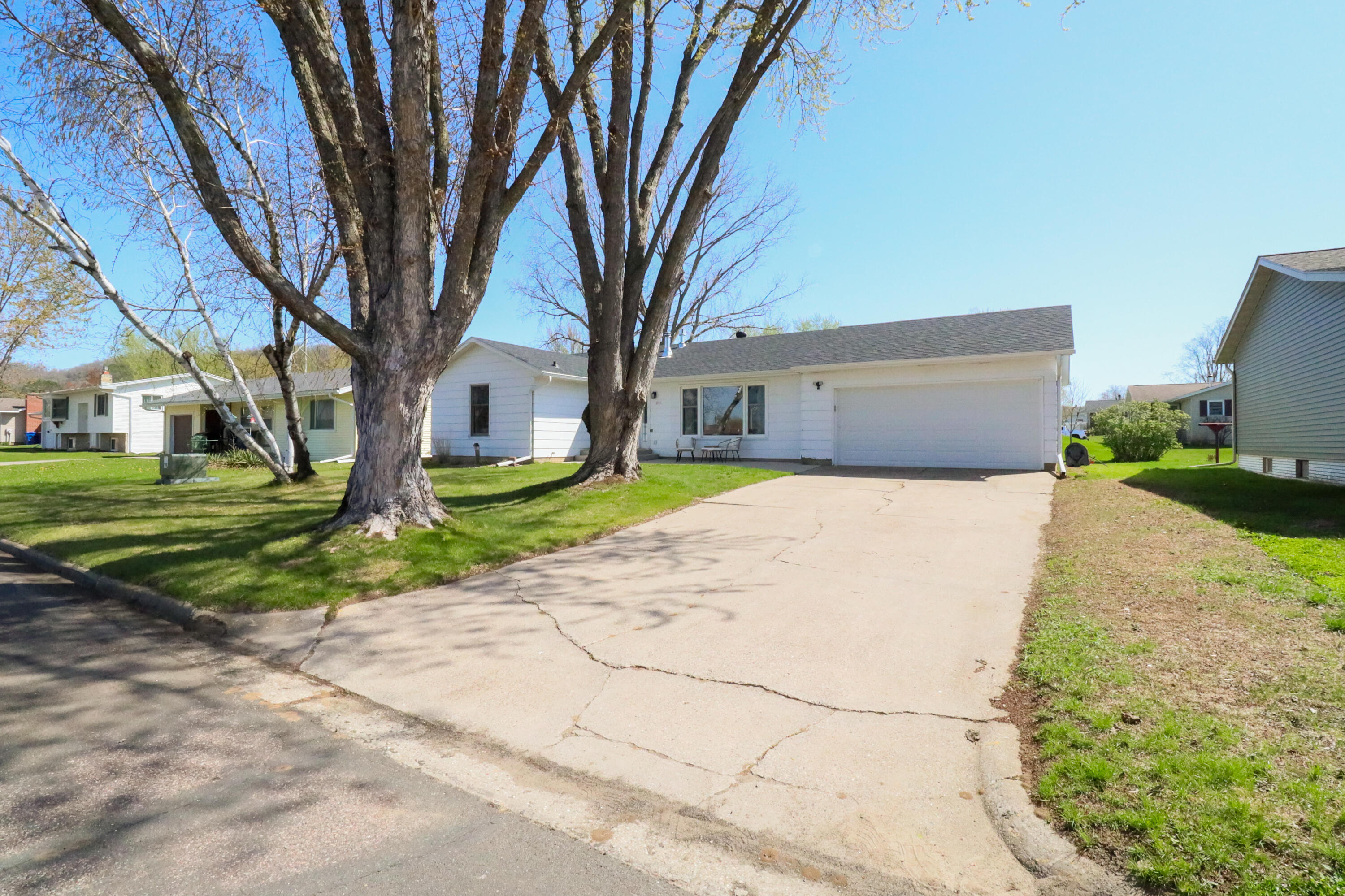 214 Oak Street Stoddard, WI 54658 - Photo 4 of 24 477A1556