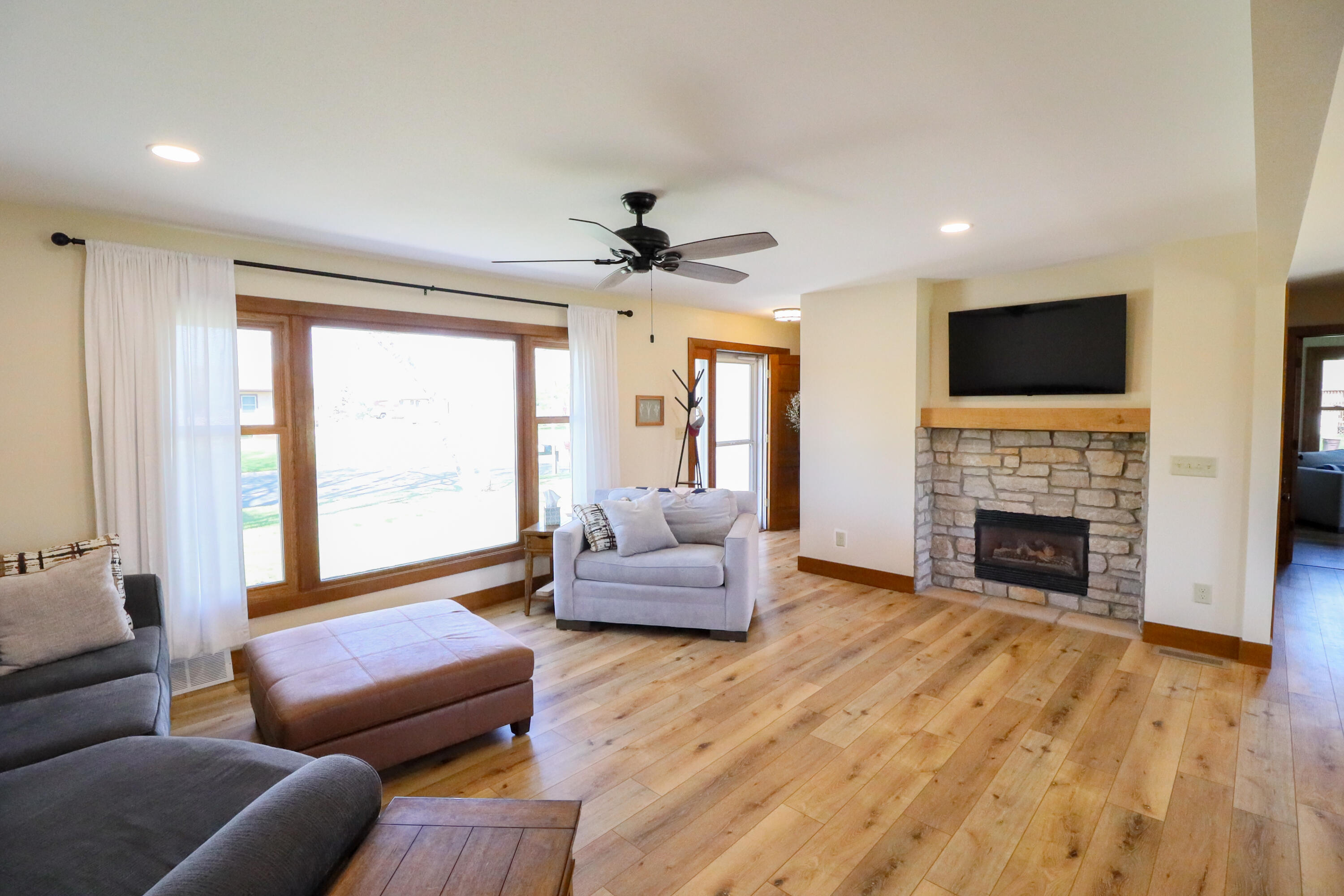 214 Oak Street Stoddard, WI 54658 - Photo 8 of 24 477A1550
