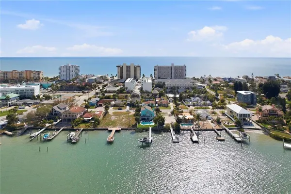 $575,000 | 15424 2nd Street East, Madeira Beach, FL 33708