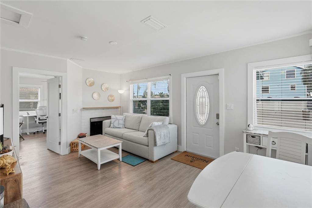 15424 2nd Street East Madeira Beach, FL 33708 - Photo 5 of 30