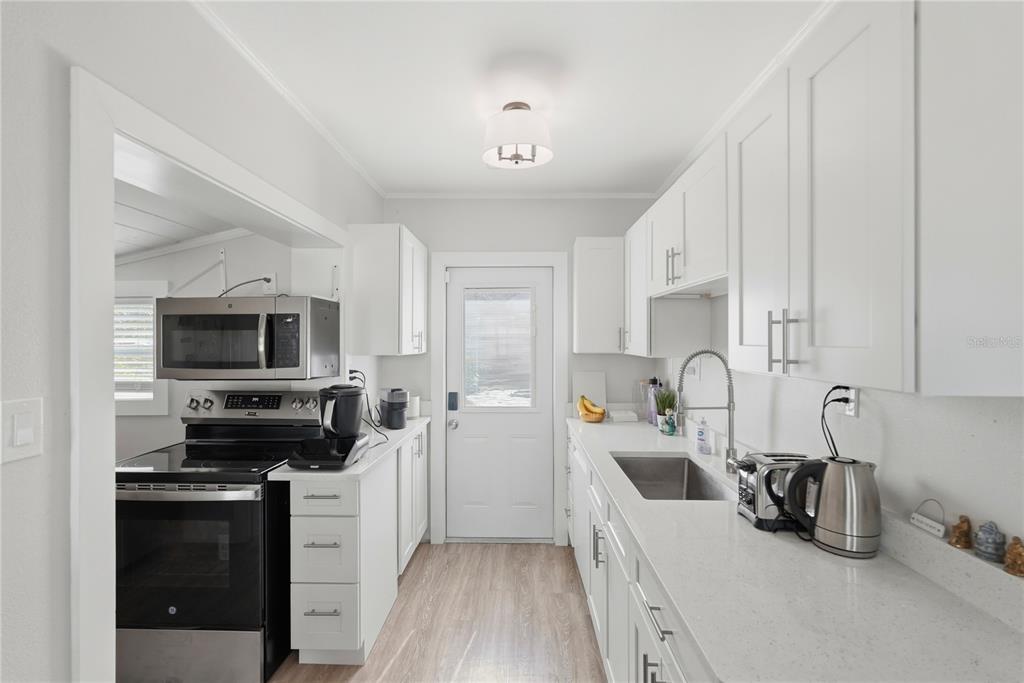 15424 2nd Street East Madeira Beach, FL 33708 - Photo 7 of 30