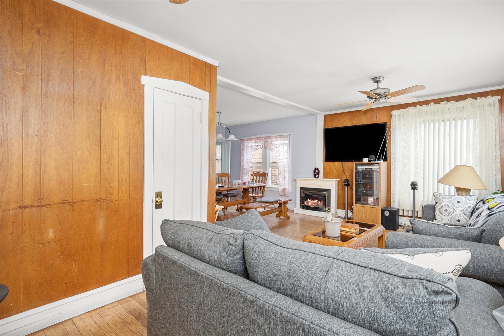 2142 North Mobile Avenue Chicago, IL 60639 - Photo 2 of 28