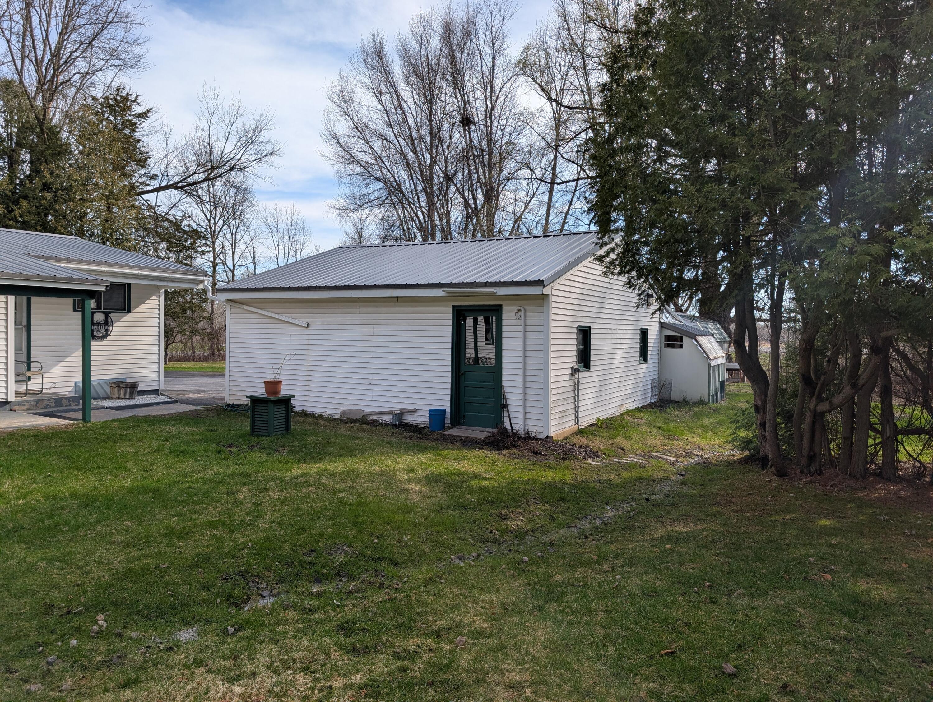 92 Arnold Road Plattsburgh, NY 12901 - Photo 5 of 32 5