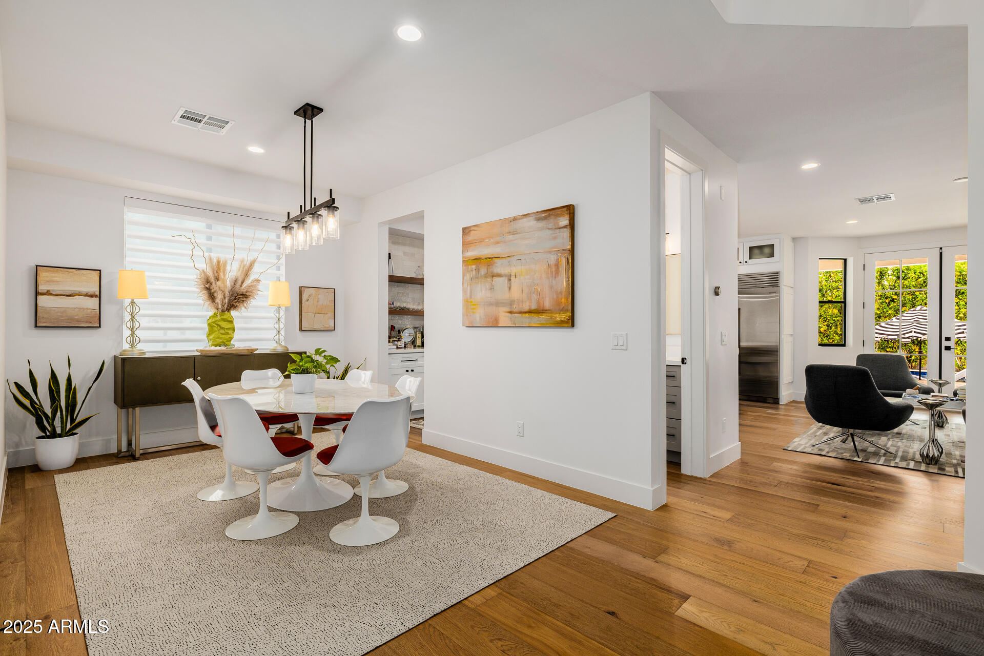 7245 North 13th Lane Phoenix, AZ 85021 - Photo 8 of 40 a living room with furniture