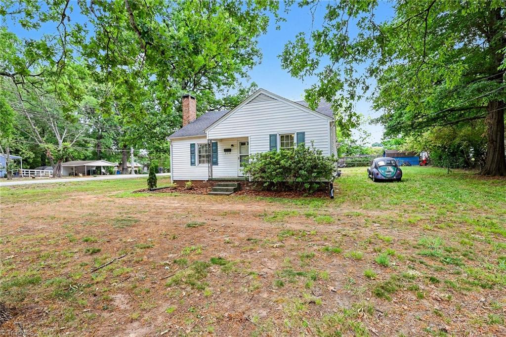 2201 Edgewood Drive High Point, NC 27262 - Photo 13 of 28