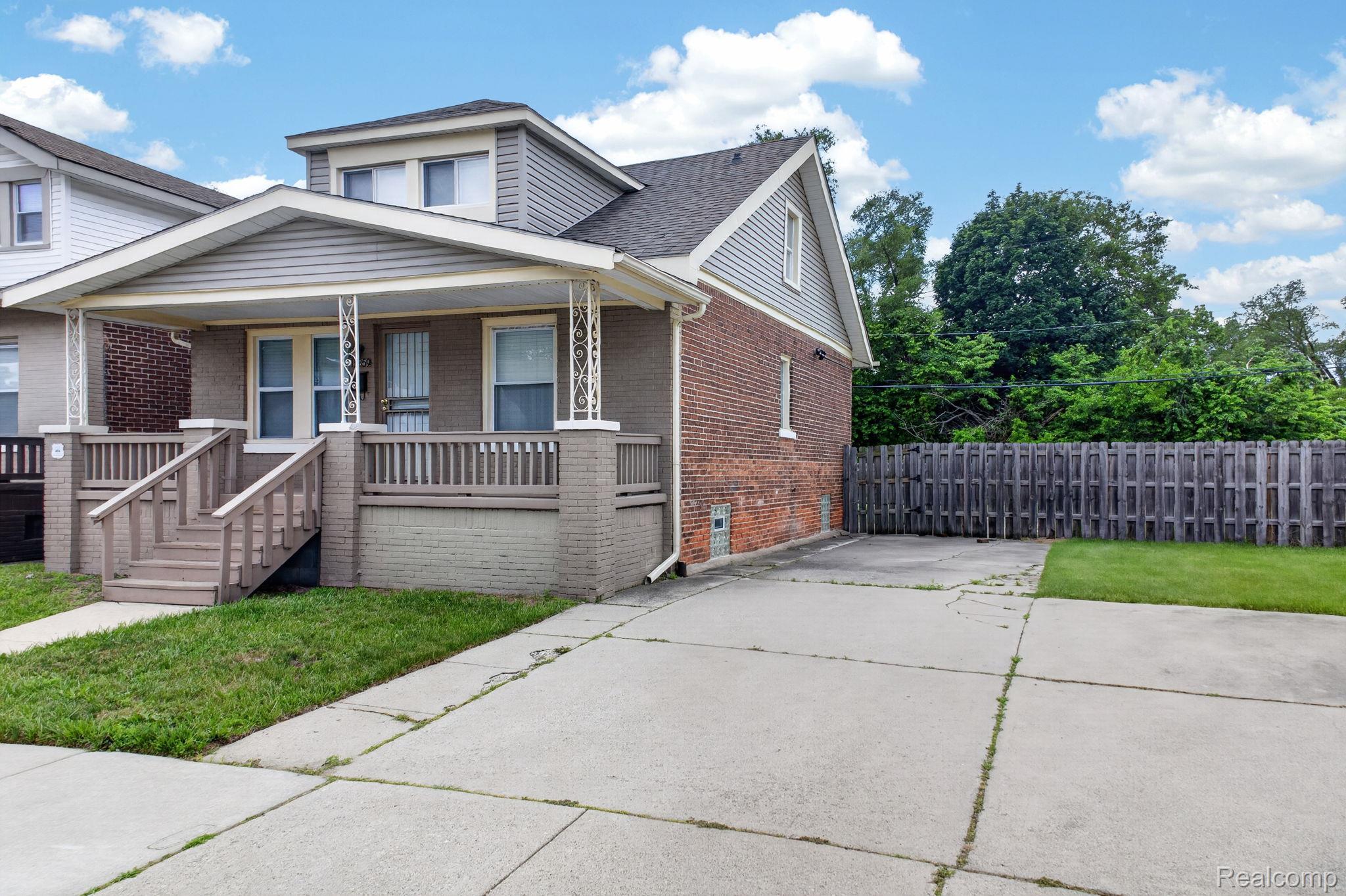 15859 Santa Rosa Drive Detroit, MI 48238 - Photo 2 of 33 2-web-or-mls-2J4A9756.jpg