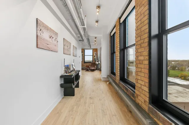 $4,495 | 290 Market Street, Unit 702, Minneapolis, MN 55405