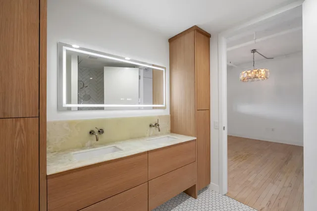 $4,495 | 290 Market Street, Unit 702, Minneapolis, MN 55405