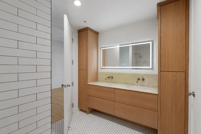 $4,495 | 290 Market Street, Unit 702, Minneapolis, MN 55405