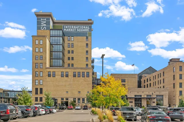 $4,495 | 290 Market Street, Unit 702, Minneapolis, MN 55405