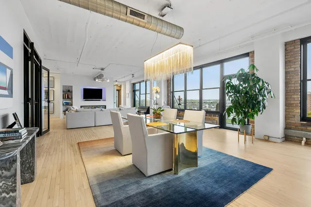 $4,495 | 290 Market Street, Unit 702, Minneapolis, MN 55405