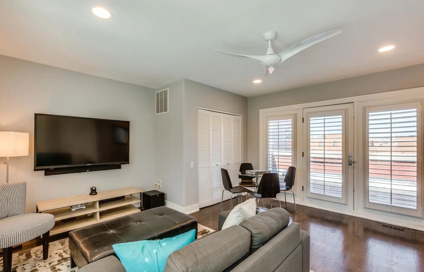 111 South Aberdeen Street Chicago, IL 60607 - Photo 11 of 16 Gallery Image 11
