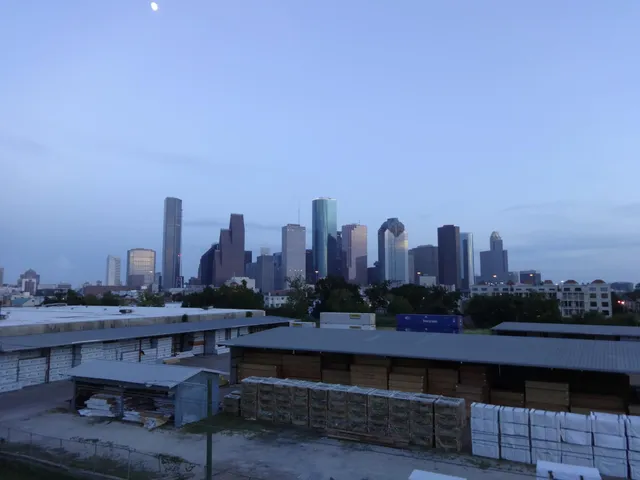 $1,150 | 1711 Sabine Street, Unit C, Houston, TX 77007