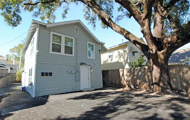 $1,150 | 1711 Sabine Street, Unit C, Houston, TX 77007