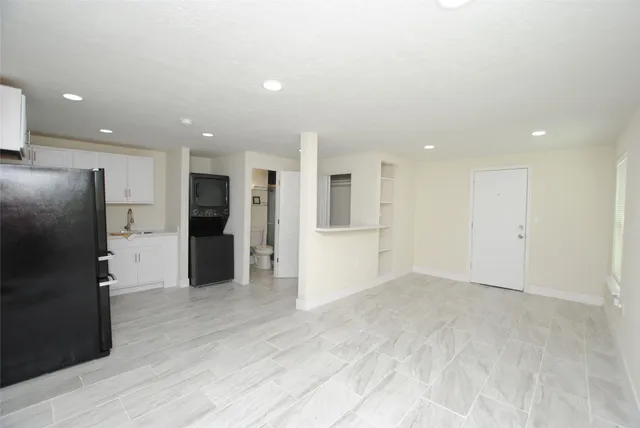 $1,150 | 1711 Sabine Street, Unit C, Houston, TX 77007