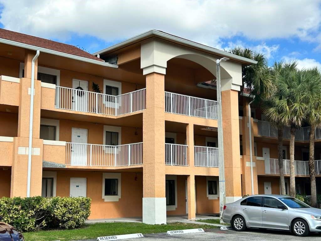 6900 Southwest 39th Street, Unit 305J Davie, FL 33314 - Photo 3 of 20 a building view
