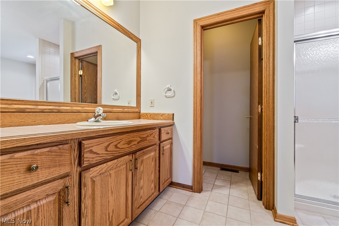 1656 Ridgecliff Circle Northeast Canton, OH 44721 - Photo 23 of 34 master bath