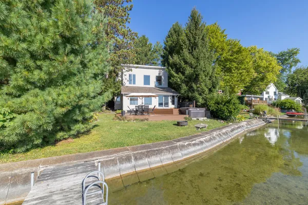 $725,000 | 24199 North Shore Drive, Edwardsburg, MI 49112