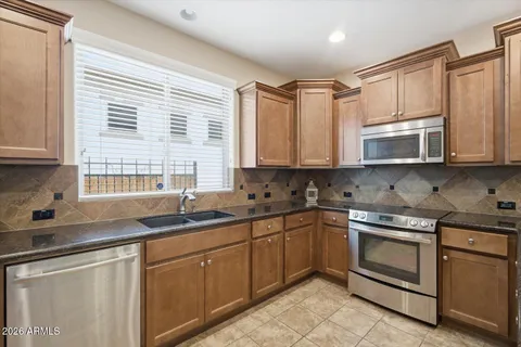 $465,000 | 557 East Laddoos Avenue, San Tan Valley, AZ 85140