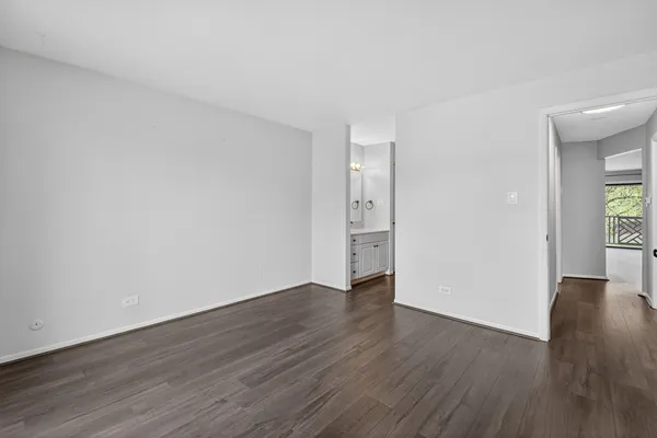 $1,850 | 1700 Lakecliffe Drive, Unit C, Wheaton, IL 60189