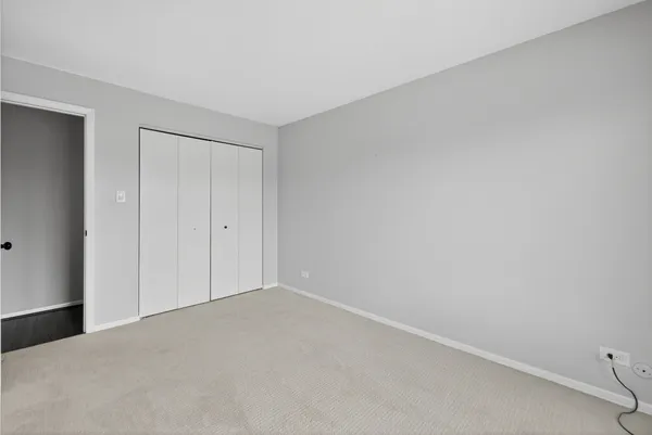 $1,850 | 1700 Lakecliffe Drive, Unit C, Wheaton, IL 60189