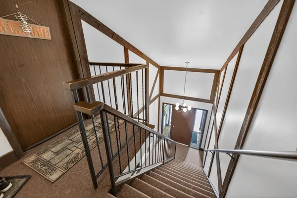 $1,850 | 1700 Lakecliffe Drive, Unit C, Wheaton, IL 60189