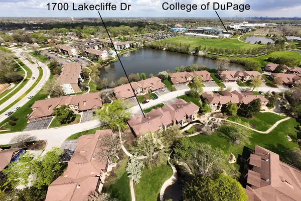 $1,850 | 1700 Lakecliffe Drive, Unit C, Wheaton, IL 60189