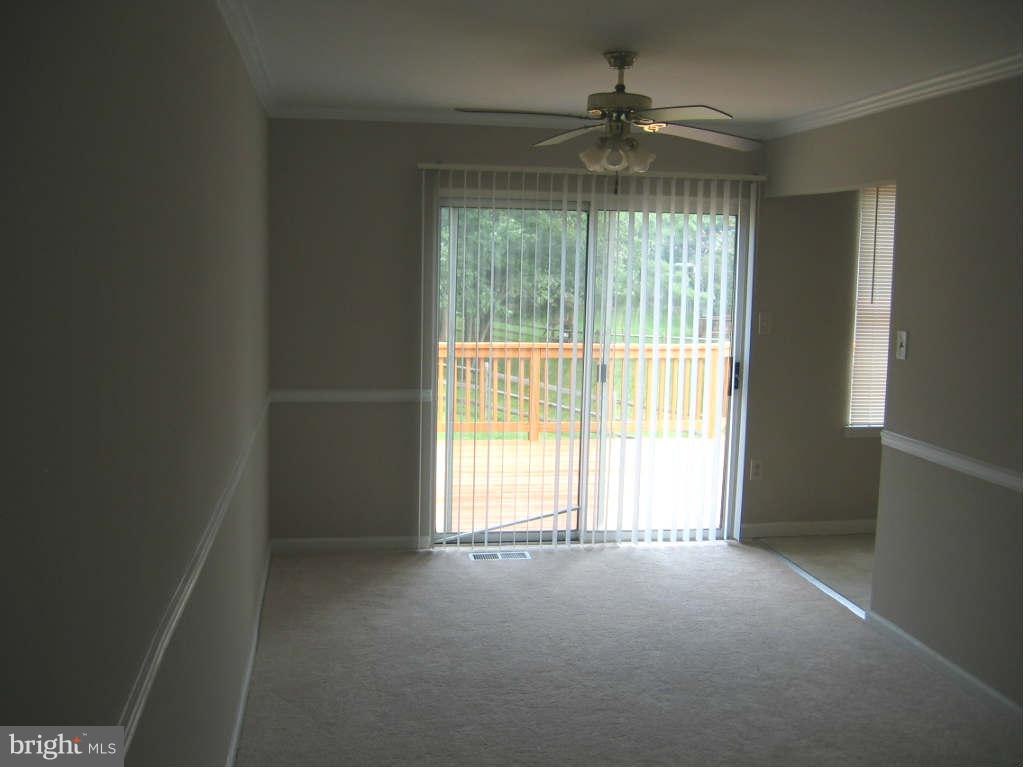 9138 Roundleaf Way Gaithersburg, MD 20879 - Photo 14 of 26 Bedroom
