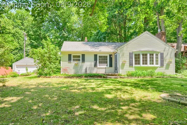 $245,000 | 580 North Almont Avenue, Imlay City, MI 48444