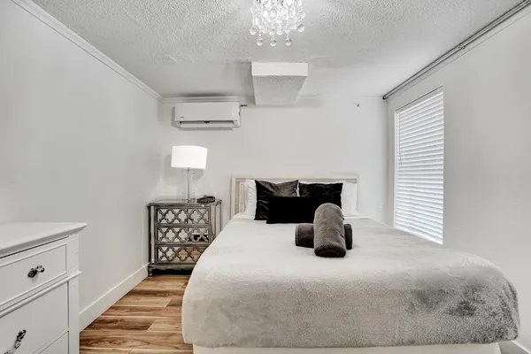 $15,000 | 311 Southeast 3rd Avenue, Delray Beach, FL 33483