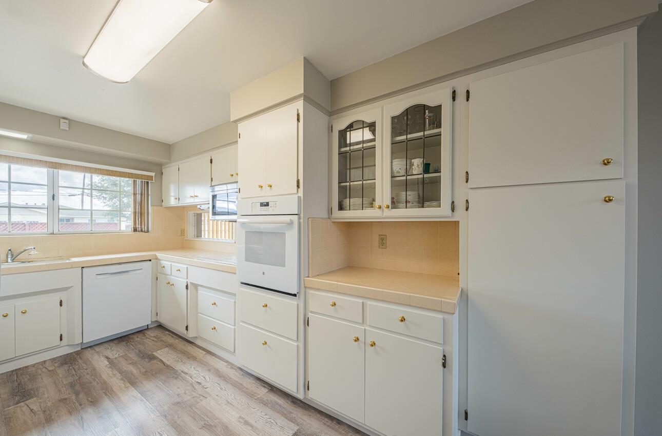 607 La Mesa Drive Salinas, CA 93901 - Photo 12 of 34