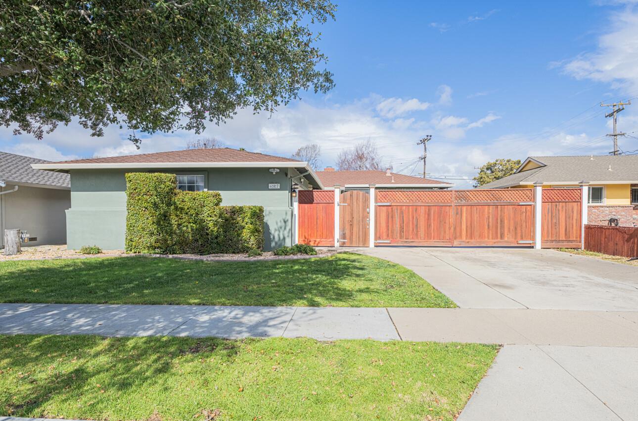 607 La Mesa Drive Salinas, CA 93901 - Photo 2 of 34 a backyard of a house with lots of green space