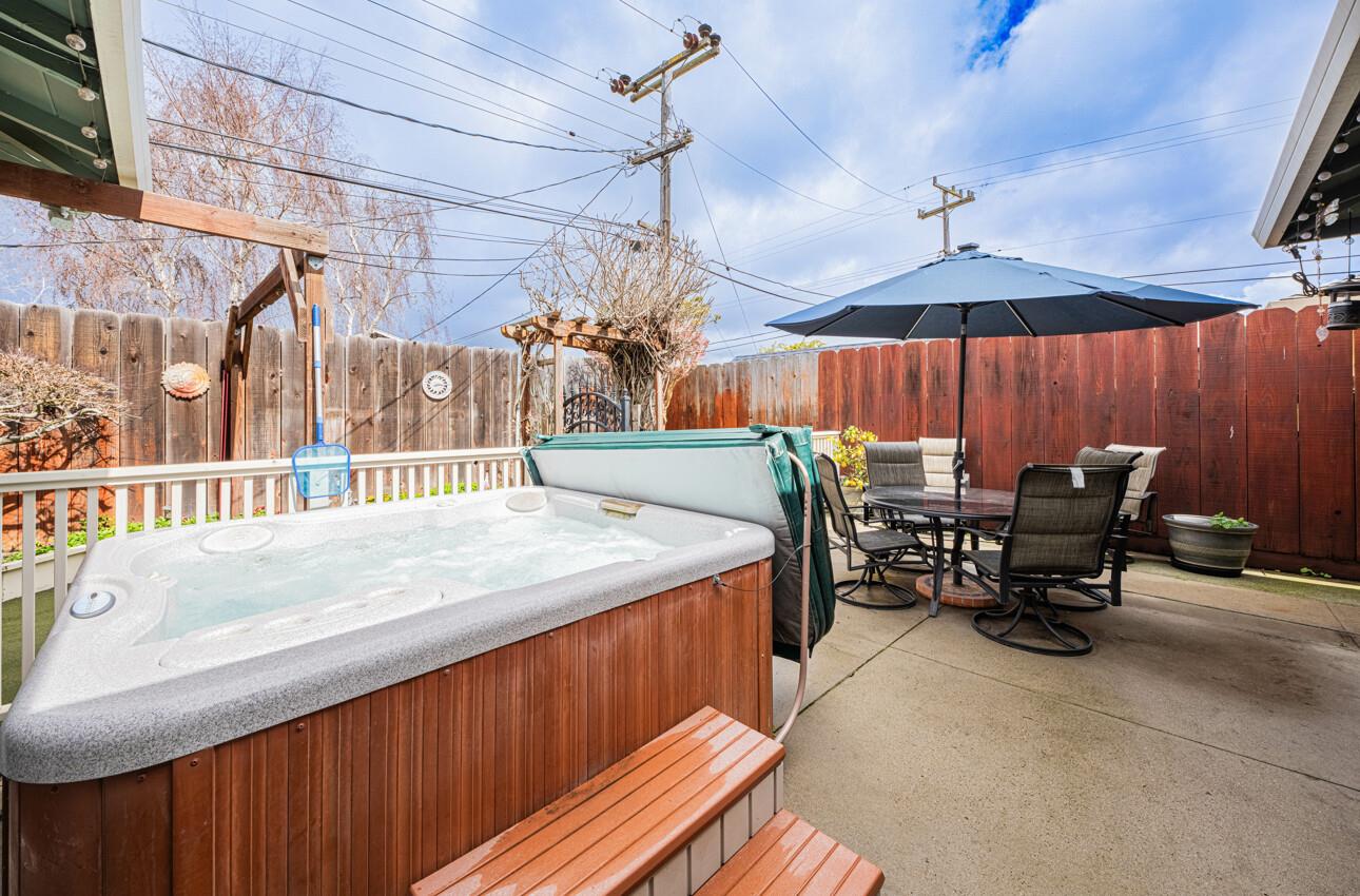 607 La Mesa Drive Salinas, CA 93901 - Photo 33 of 34 a dinning table and chairs in patio