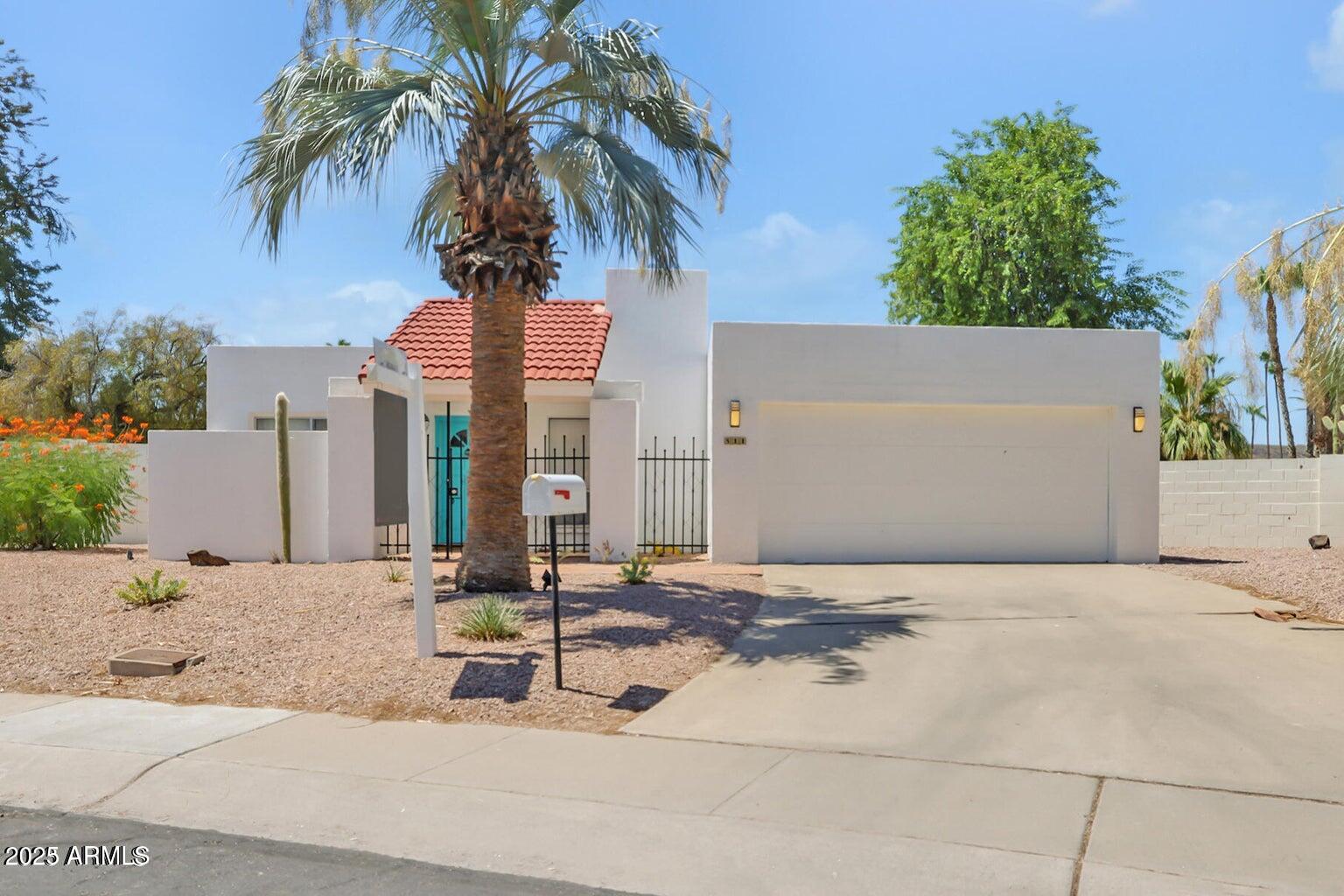 511 East Calavar Road Phoenix, AZ 85022 - Photo 1 of 31 front 2