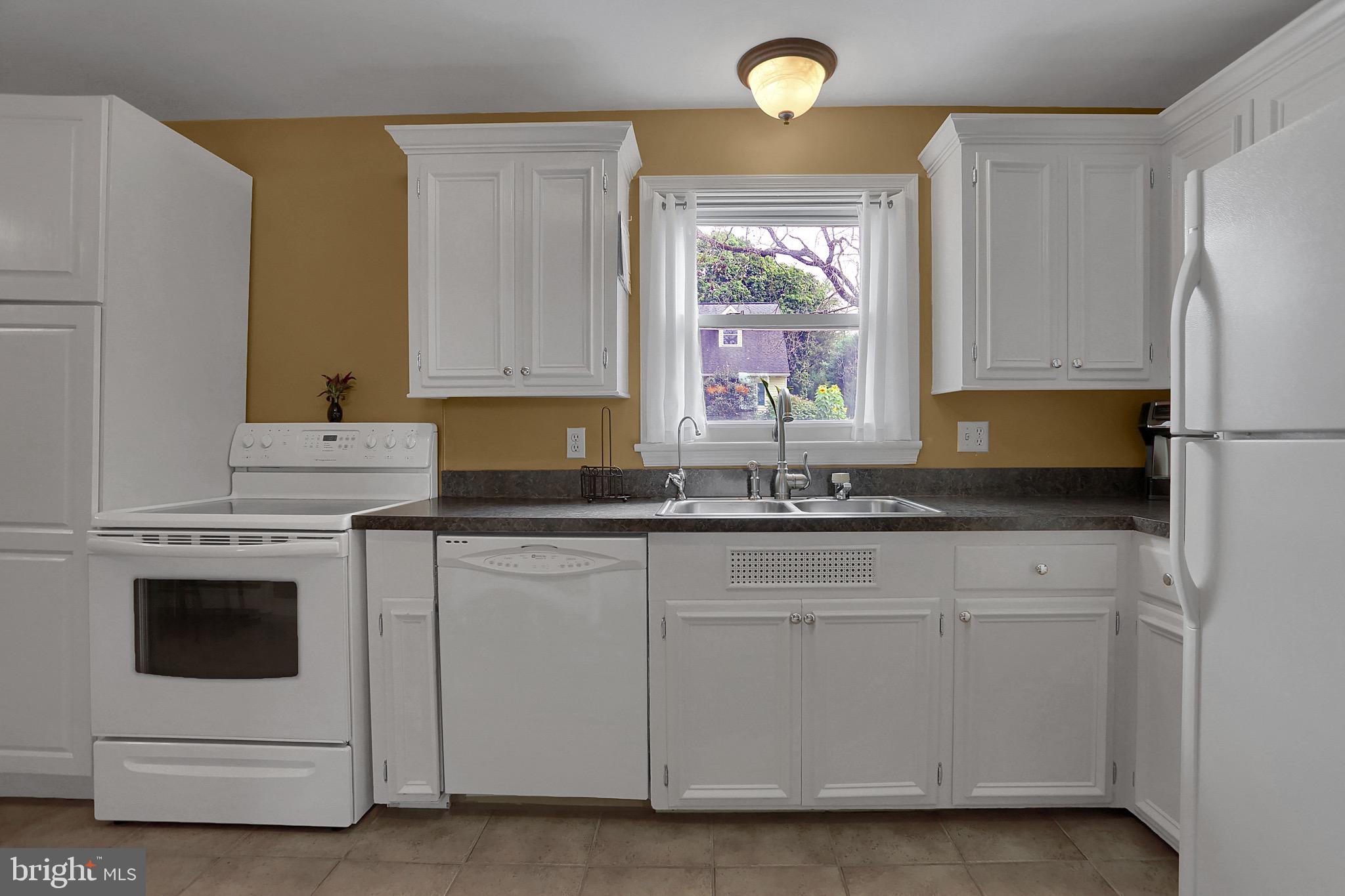 5590 Elizabethtown Road Palmyra, PA 17078 - Photo 11 of 34 Gallery Image 11